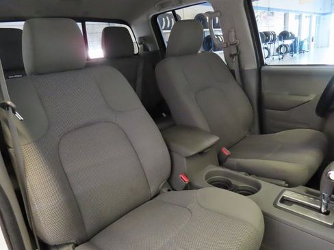 Used 2019 Nissan Frontier SV w/ Value Truck Package image 6