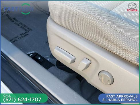 Used 2015 Toyota Camry LE image 26