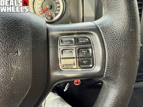 Used 2017 RAM 1500 Express RWD image 21