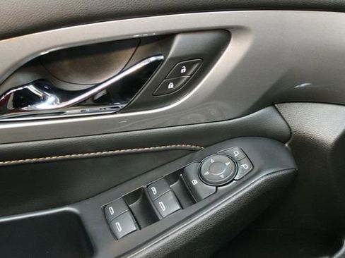 Used 2021 Chevrolet Traverse LT w/ LPO, Floor Liner Package AWD/4WD image 18