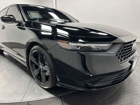 Used 2023 Honda Accord Sport image 3