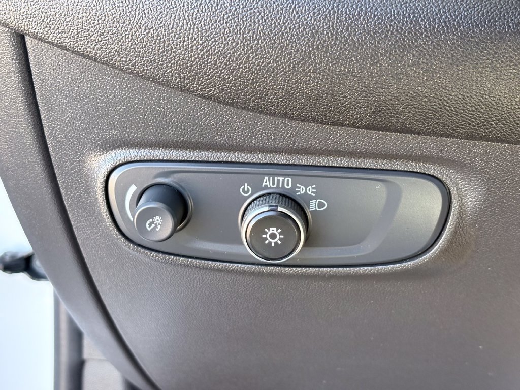 Used 2024 Chevrolet Equinox LT FWD image 23