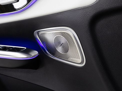 Certified 2025 Mercedes-Benz GLC 350e 4MATIC image 7