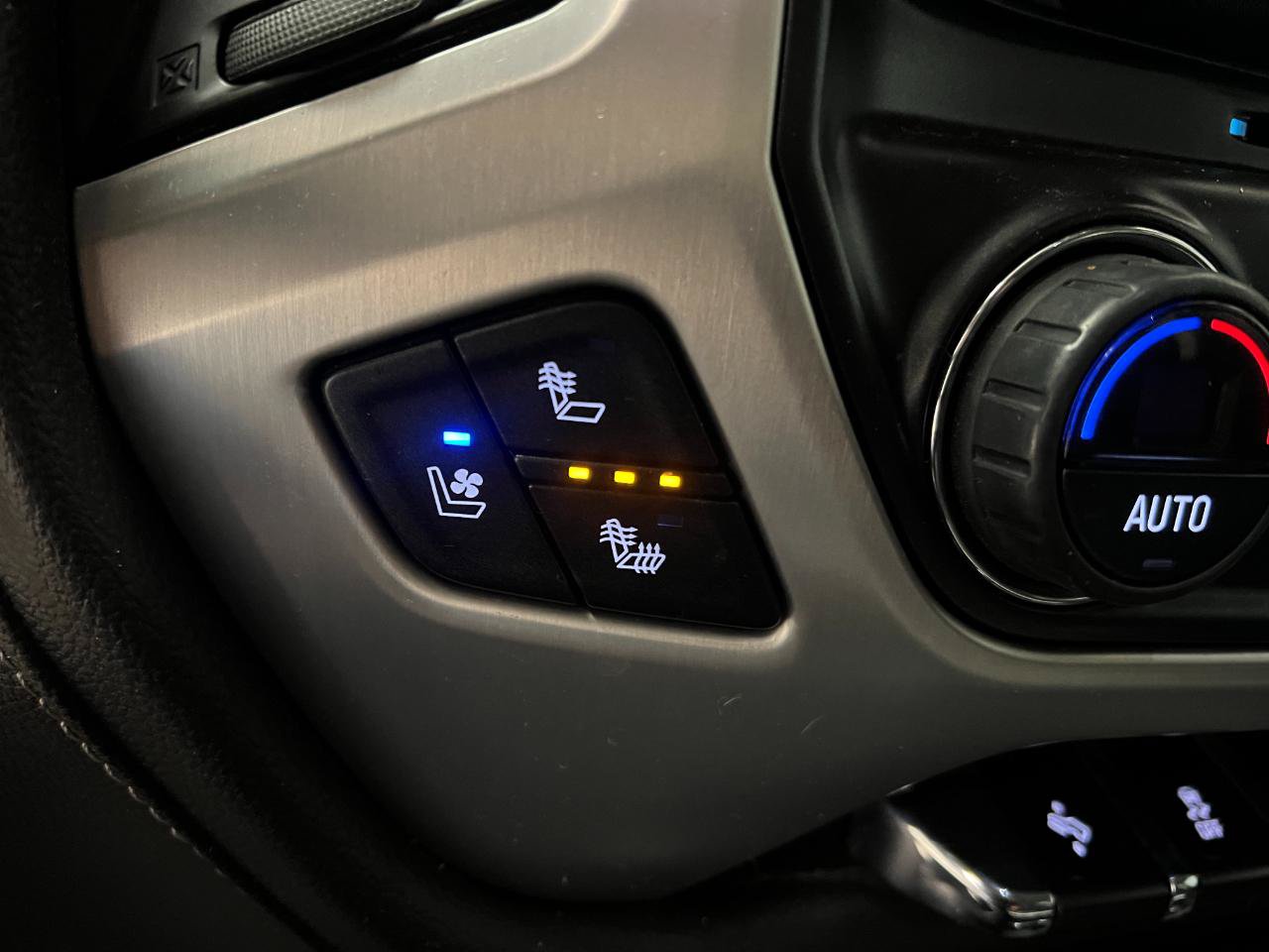 Used 2018 GMC Sierra 1500 SLT AWD/4WD image 46