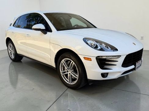Used 2015 Porsche Macan S AWD/4WD image 9