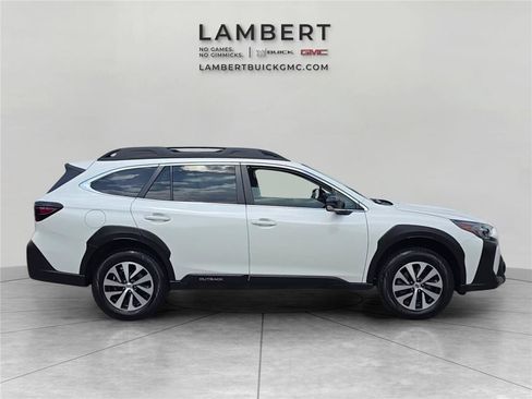Used 2024 Subaru Outback Premium AWD/4WD image 6