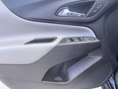 Used 2021 Chevrolet Equinox LS w/ LS Convenience Package image 13