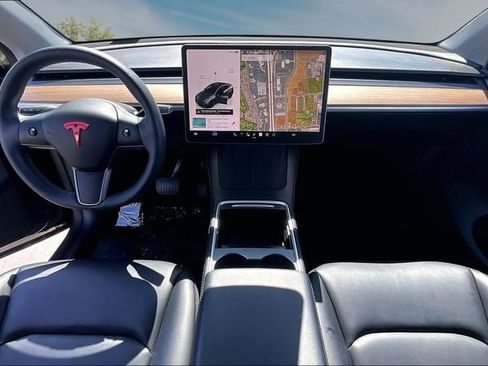Used 2023 Tesla Model Y 2WD image 7