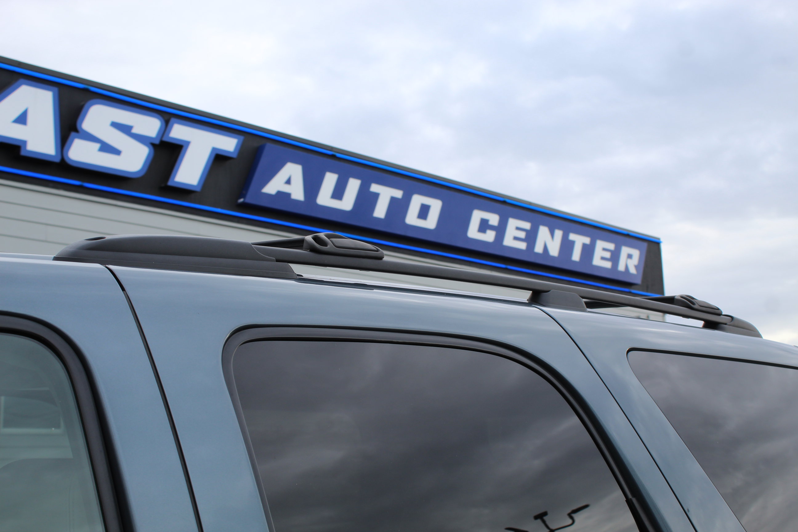 Used 2008 Chevrolet Tahoe LTZ w/ LTZ Preferred Equipment Group AWD/4WD image 15