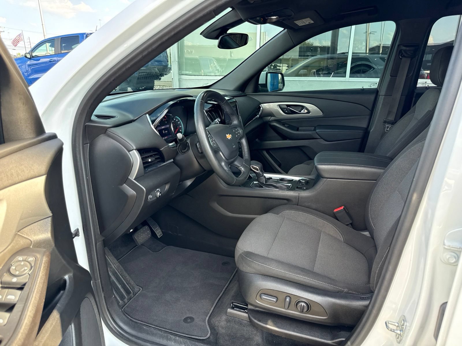 Used 2023 Chevrolet Traverse LT AWD/4WD image 20