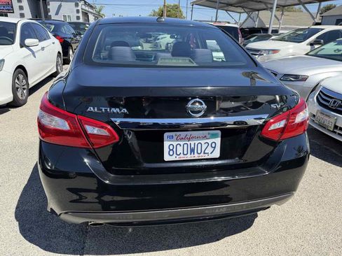 Used 2017 Nissan Altima 2.5 SV FWD image 5