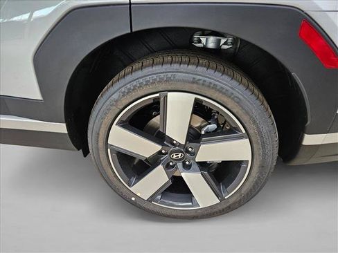 Used 2025 Hyundai Santa Fe Limited AWD/4WD image 10