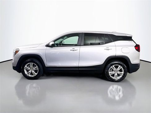 Used 2022 GMC Terrain SLE w/ LPO, Floor Liner Package image 6