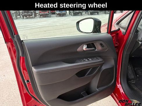 New 2026 Chrysler Pacifica Select image 9