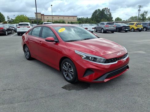 Used 2023 Kia Forte LXS w/ LXS Technology Package image 8