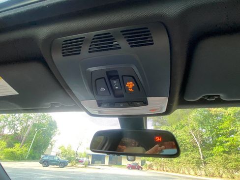 Used 2018 BMW 330i xDrive Sedan image 32