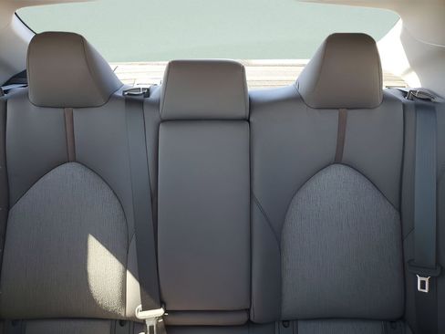 Used 2019 Toyota Camry LE image 13