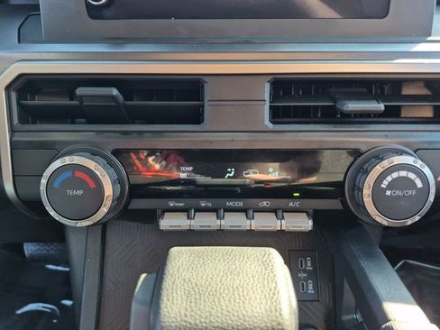Used 2025 Toyota 4Runner SR5 AWD/4WD image 22