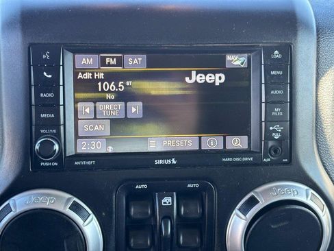 Used 2016 Jeep Wrangler Unlimited Sahara w/ Connectivity Group image 21