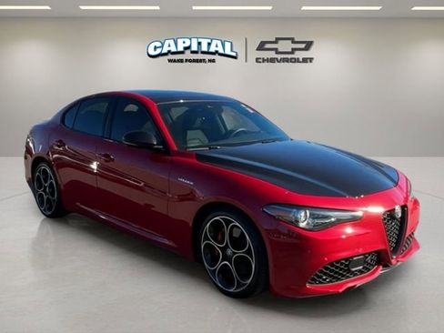 Used 2023 Alfa Romeo Giulia Veloce image 7