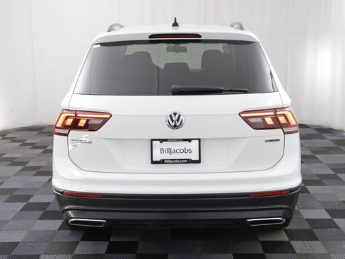 Used 2019 Volkswagen Tiguan SE AWD/4WD image 16