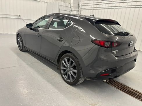 Used 2019 MAZDA MAZDA3 Hatchback w/ Preferred Package FWD image 5