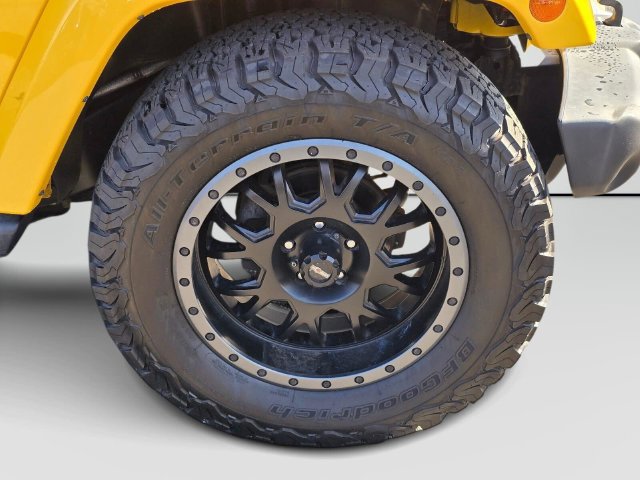 Used 2015 Jeep Wrangler Unlimited Sahara w/ Max Tow Package AWD/4WD image 9