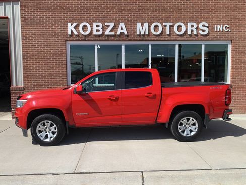 Used 2015 Chevrolet Colorado LT AWD/4WD image 3