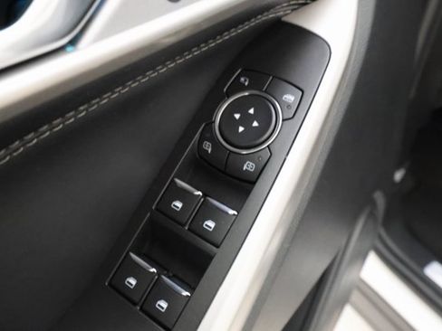 Used 2022 Ford Explorer Limited w/ Equipment Group 301A image 9