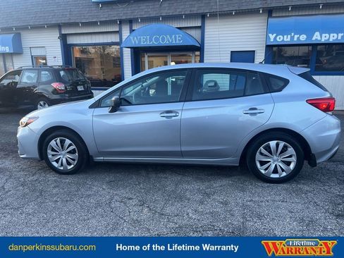 Used 2018 Subaru Impreza 2.0i image 2