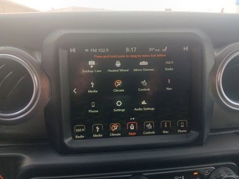 Used 2018 Jeep Wrangler Unlimited Sahara image 19