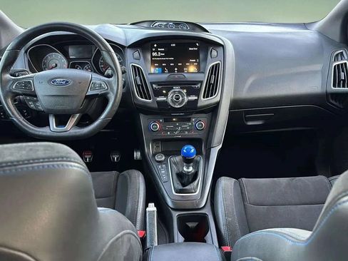 Used 2017 Ford Focus RS image 34