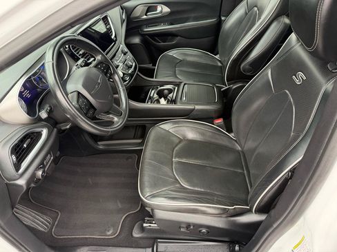 Used 2021 Chrysler Pacifica Limited w/ S Appearance Package AWD/4WD image 9