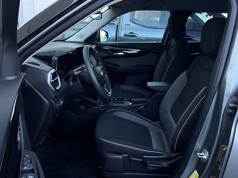 Used 2025 Chevrolet TrailBlazer LT image 10