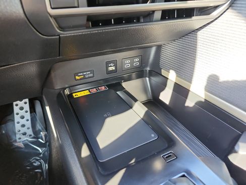 Used 2026 Toyota Camry SE FWD image 18