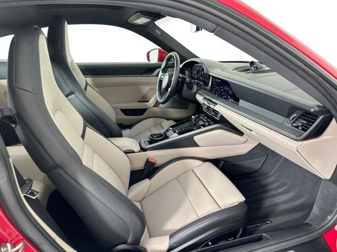 Used 2025 Porsche 911 Carrera RWD image 28