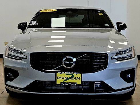 Used 2021 Volvo S60 T5 R-Design image 6