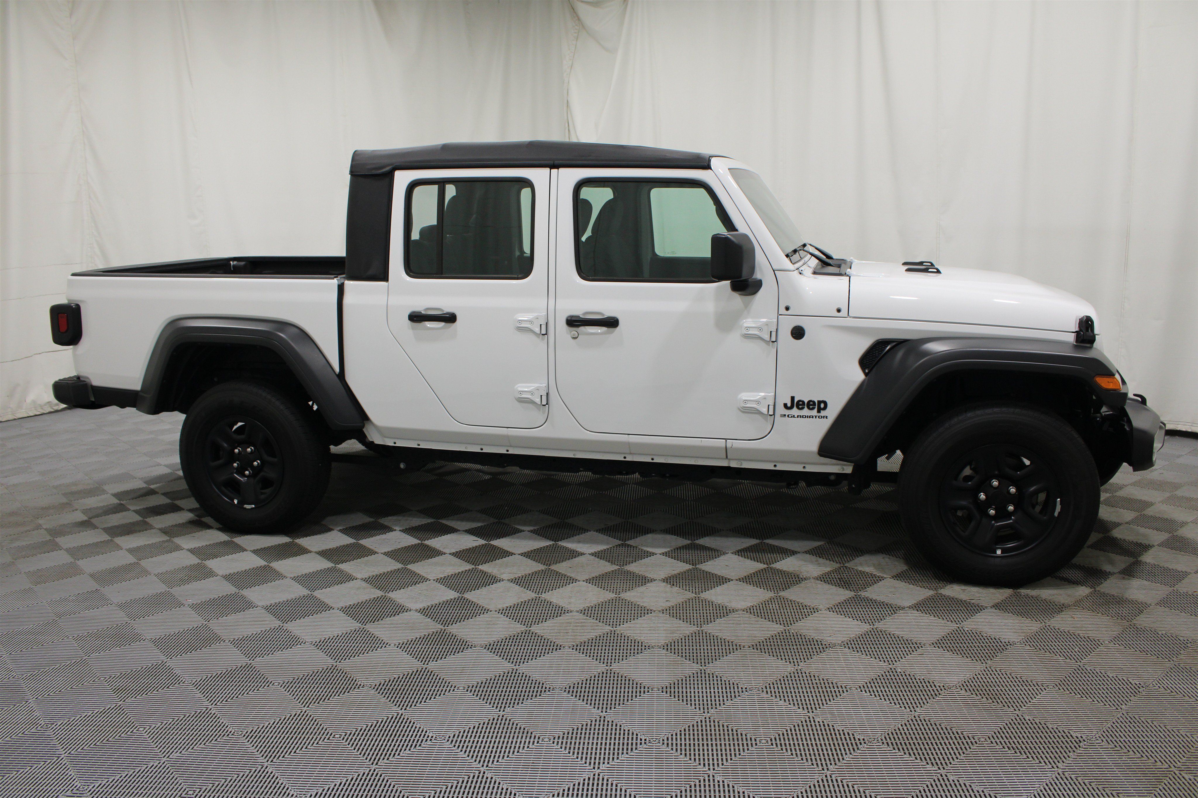 Used 2025 Jeep Gladiator Sport AWD/4WD image 26