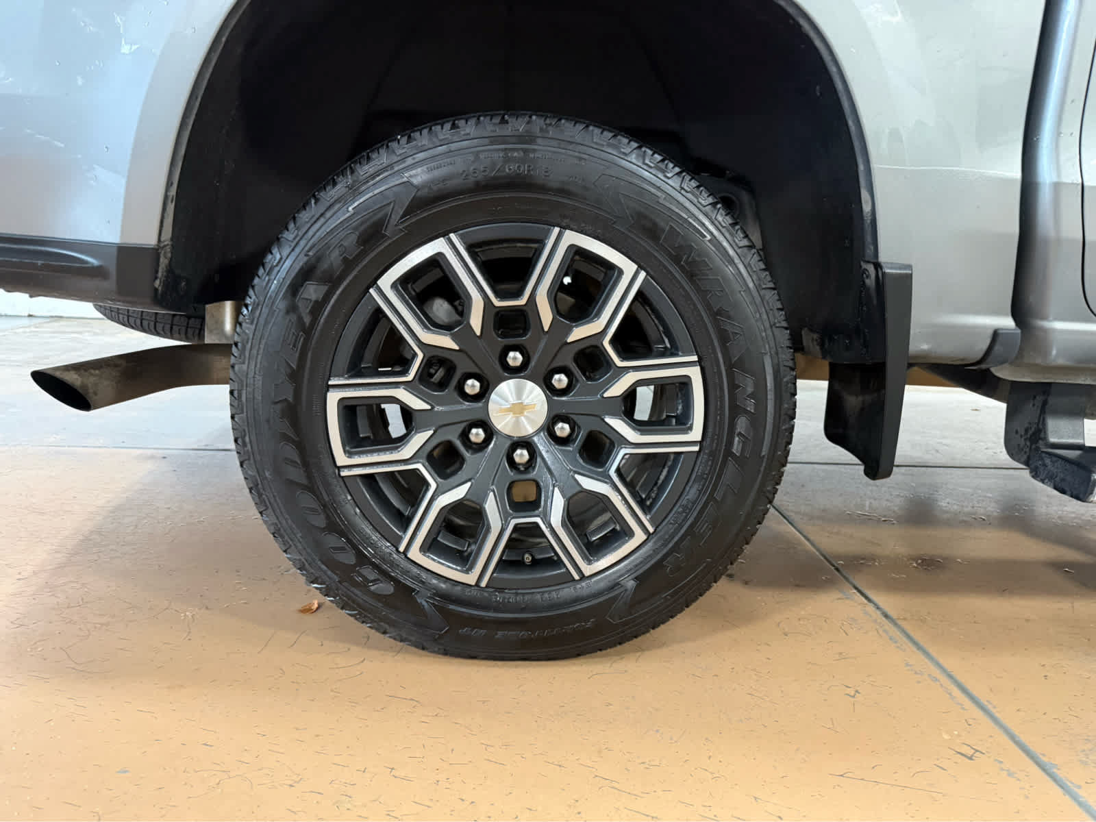 Used 2024 Chevrolet Colorado LT w/ LT Convenience Package III AWD/4WD image 9