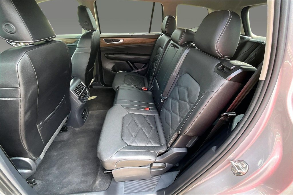 Used 2025 Volkswagen Atlas SE AWD/4WD image 15