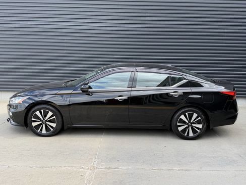 Used 2020 Nissan Altima 2.5 SV FWD image 9