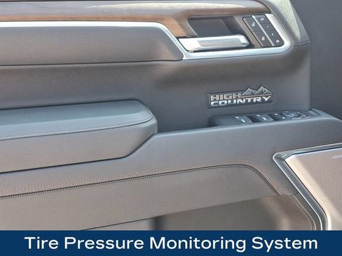 Used 2026 Chevrolet Silverado 1500 High Country w/ Technology Package AWD/4WD image 22