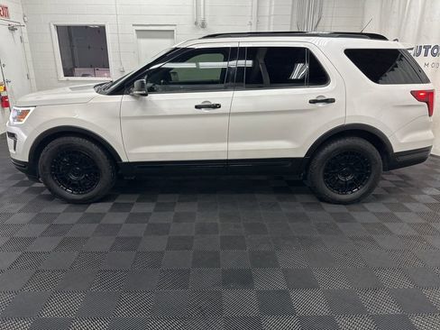 Used 2018 Ford Explorer Sport w/ Equipment Group 401A image 6