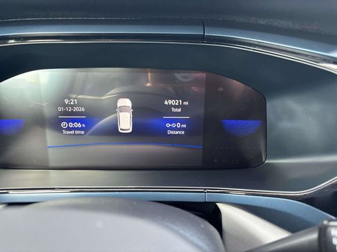 Used 2024 Volkswagen Taos SE image 32