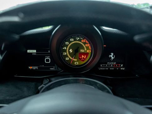 Used 2019 Ferrari 488 Pista Coupe RWD image 13