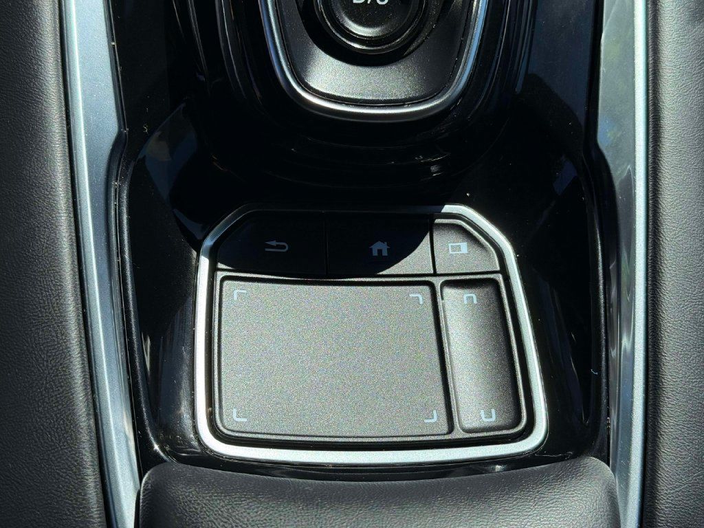 Used 2025 Acura RDX SH-AWD image 25