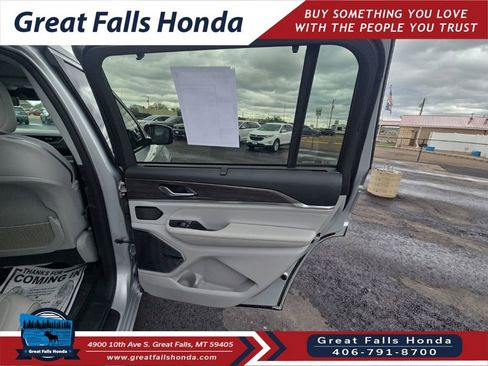 Used 2021 Jeep Grand Cherokee L Overland w/ Advanced Protech Group III AWD/4WD image 17