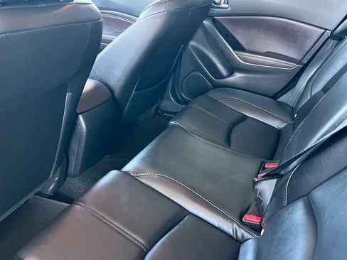 Used 2018 MAZDA MAZDA3 Touring FWD image 14