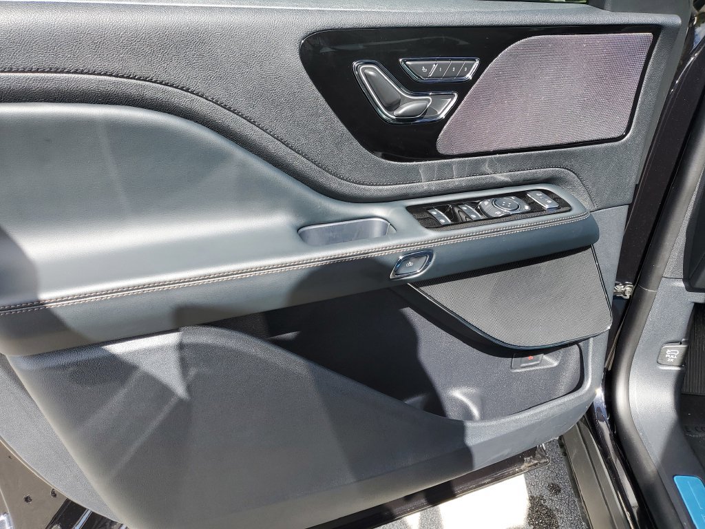 New 2026 Lincoln Aviator 2WD image 18