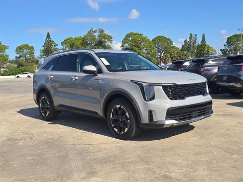 New 2026 Kia Sorento S image 2